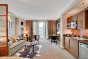 PREMIUM JR SUITE MGM Signature Balcony STRIP VIEW